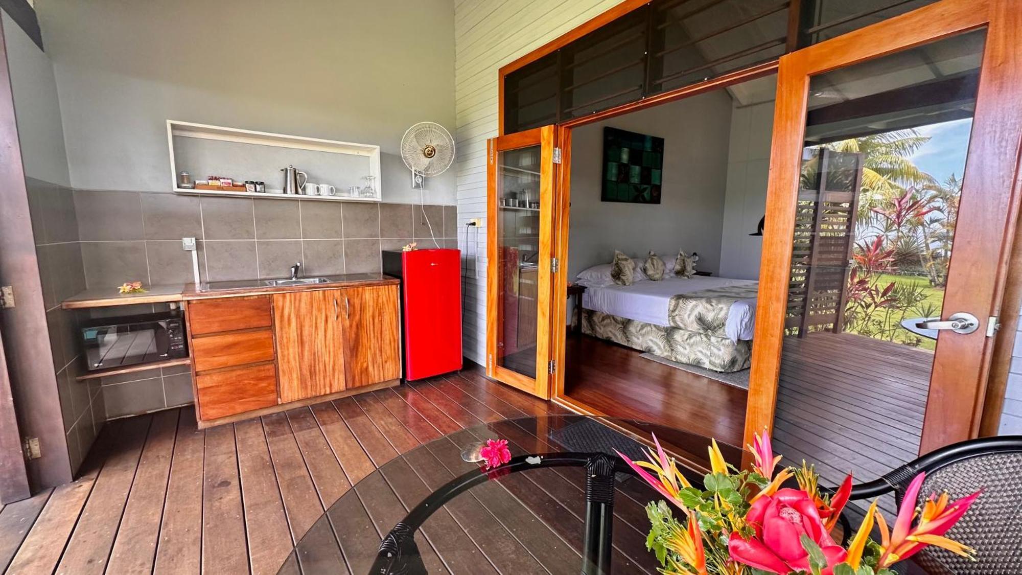 Aroha Taveuni Beachfront Bures Waiyevo Exterior photo